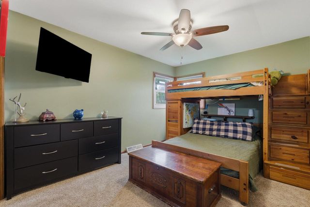 10653 Beacon Hill COURT, Franklin, WI 53132