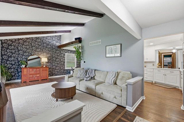 10653 Beacon Hill COURT, Franklin, WI 53132