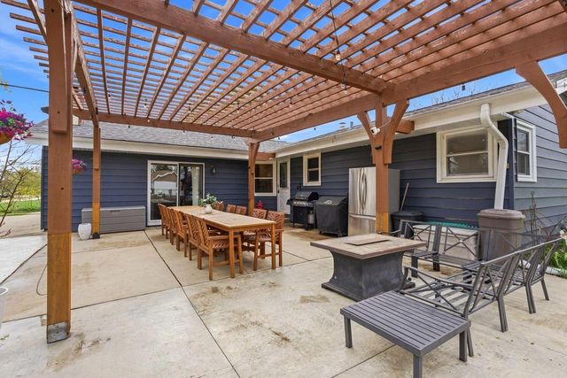 10653 Beacon Hill COURT, Franklin, WI 53132