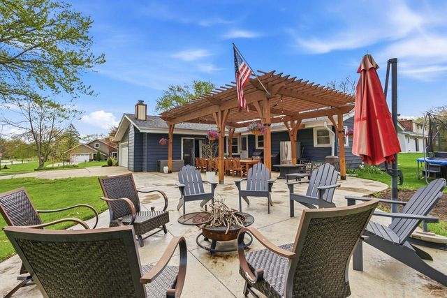 10653 Beacon Hill COURT, Franklin, WI 53132