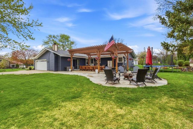 10653 Beacon Hill COURT, Franklin, WI 53132