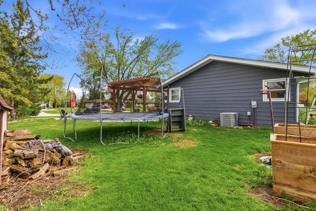 10653 Beacon Hill COURT, Franklin, WI 53132