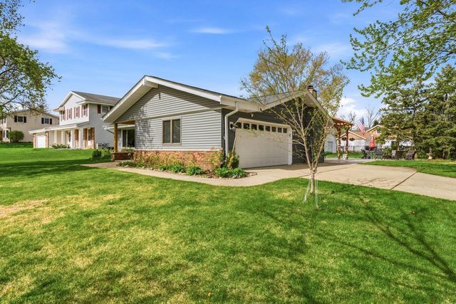 10653 Beacon Hill COURT, Franklin, WI 53132