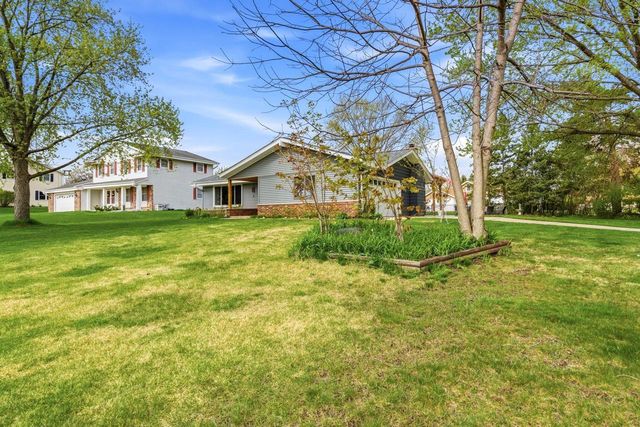 10653 Beacon Hill COURT, Franklin, WI 53132