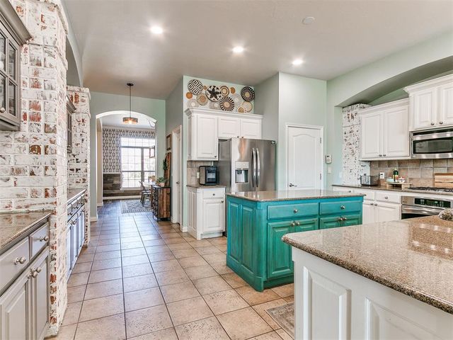 2220 NW 182nd Street, Edmond, OK 73012