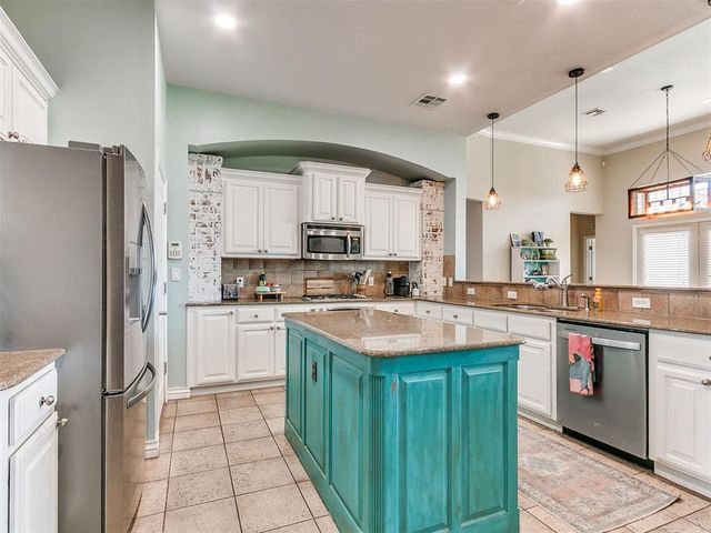 2220 NW 182nd Street, Edmond, OK 73012