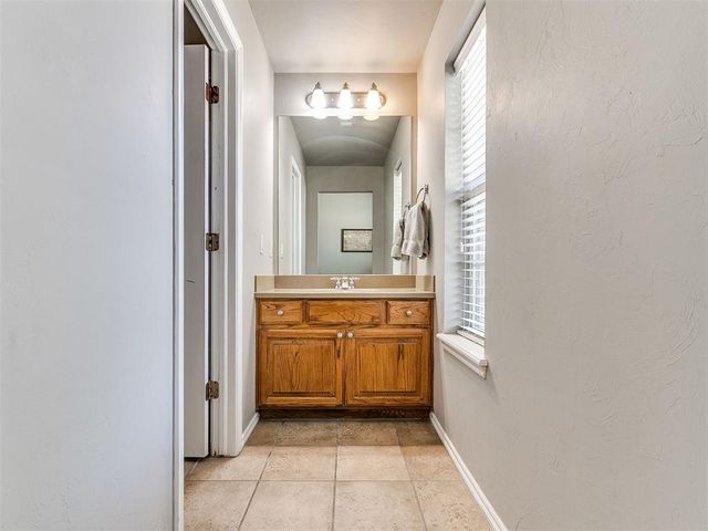 2220 NW 182nd Street, Edmond, OK 73012