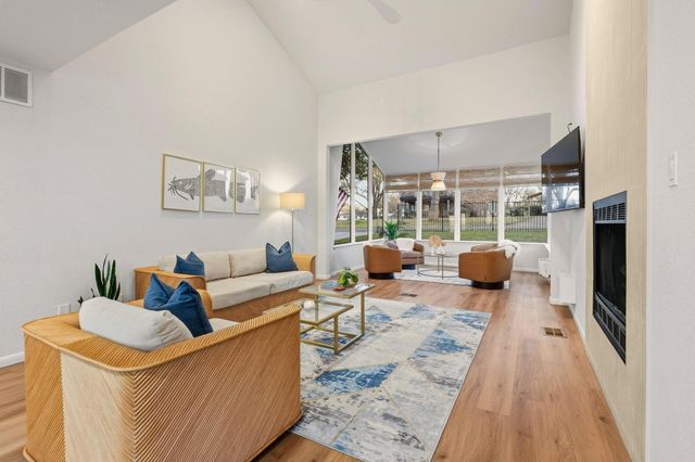 787 Lakeview Drive, Denison, TX 75020