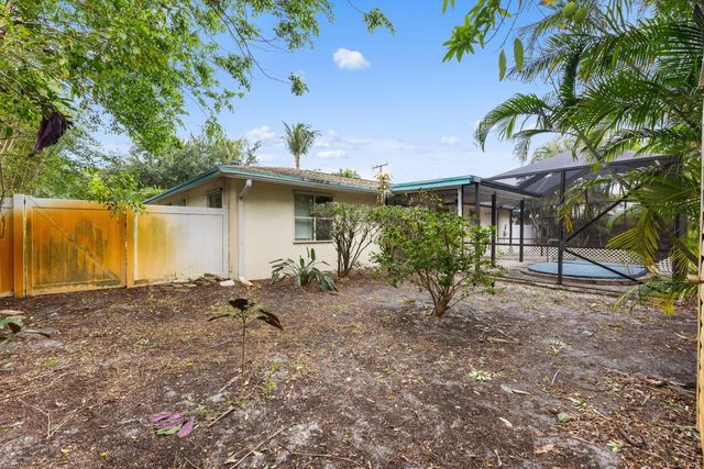 201 W Riverside Drive, Jupiter, FL 33469