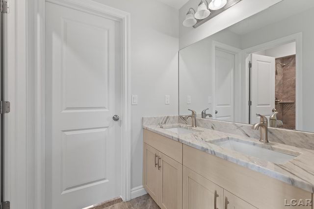 114 Bloomfield Boulevard, Brooklyn, MI 49230