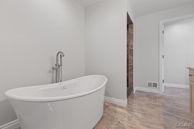 114 Bloomfield Boulevard, Brooklyn, MI 49230