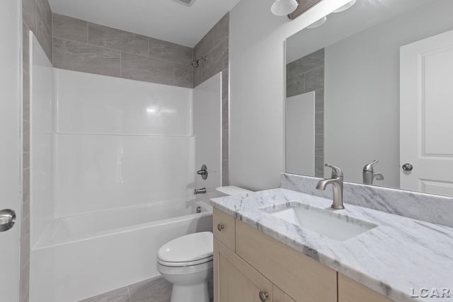 114 Bloomfield Boulevard, Brooklyn, MI 49230