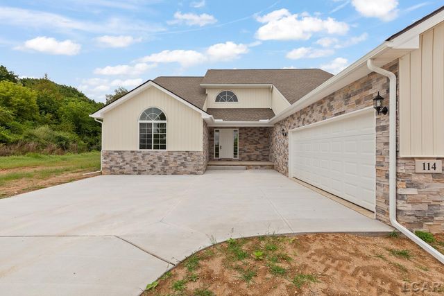 114 Bloomfield Boulevard, Brooklyn, MI 49230