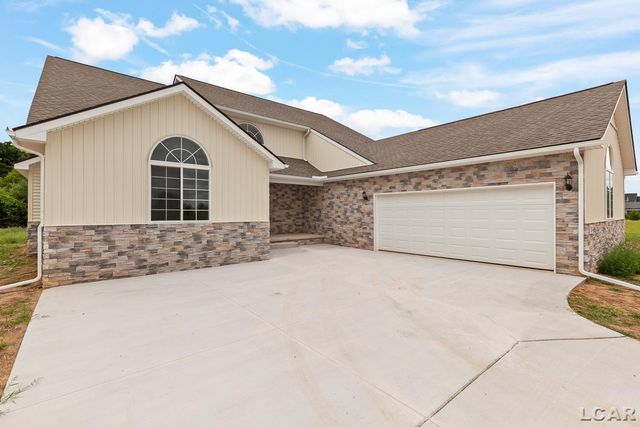 114 Bloomfield Boulevard, Brooklyn, MI 49230