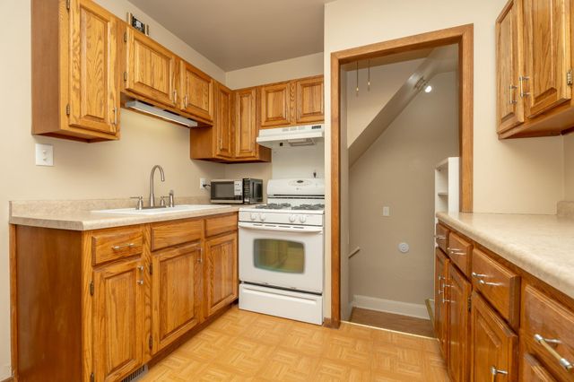 1206 Seminary Avenue, Saint Paul, MN 55104