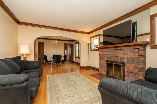 1206 Seminary Avenue, Saint Paul, MN 55104