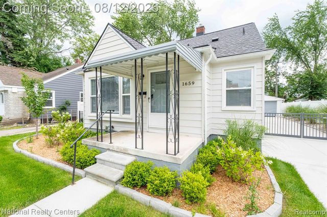 1659 Princeton Road, Berkley, MI 48072