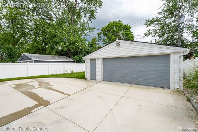 1659 Princeton Road, Berkley, MI 48072