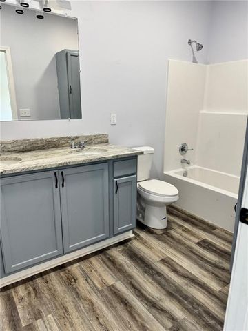 213 Bald Eagle Drive, Linn Valley, KS 66040