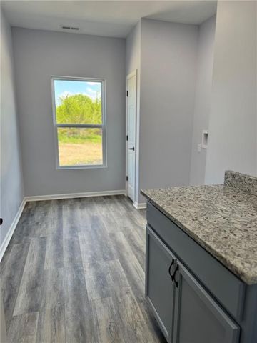 213 Bald Eagle Drive, Linn Valley, KS 66040