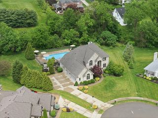 2013 Marjorie Ln, Moon/crescent Twp, PA 15108