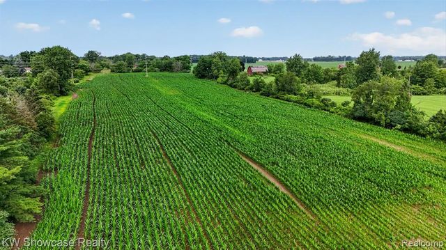 1120 N Gregory Road, Fowlerville, MI 48836