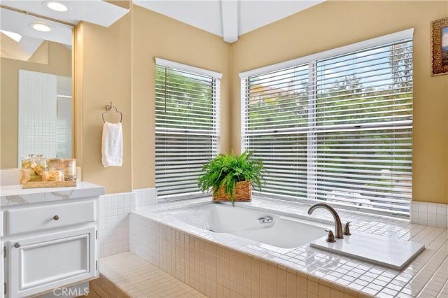 3 Sembrado, Rancho Santa Margarita, CA 92688