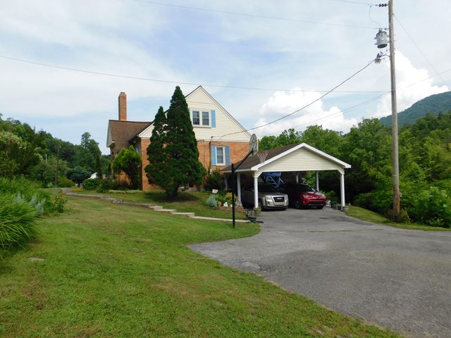 15718 HWY 522, Cumberland, KY 40823