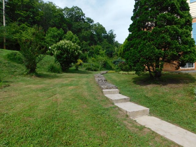 15718 HWY 522, Cumberland, KY 40823