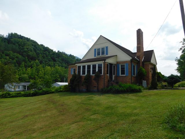 15718 HWY 522, Cumberland, KY 40823