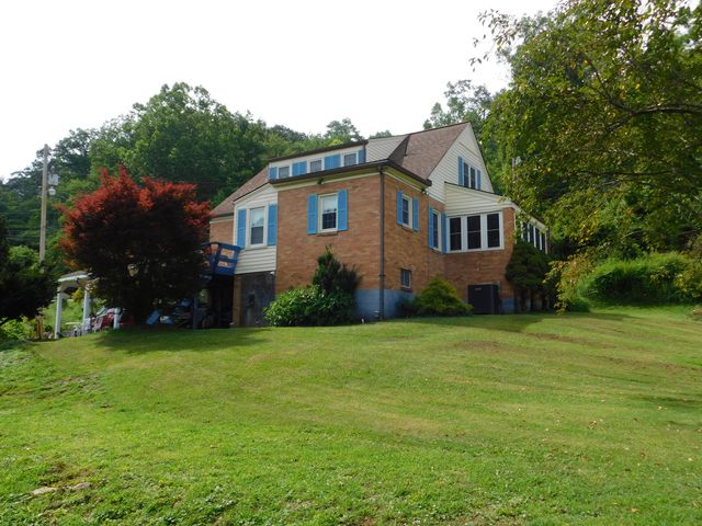 15718 HWY 522, Cumberland, KY 40823