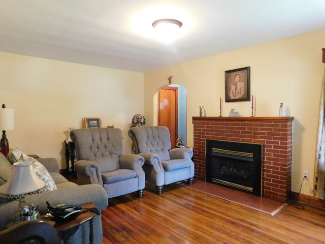 15718 HWY 522, Cumberland, KY 40823