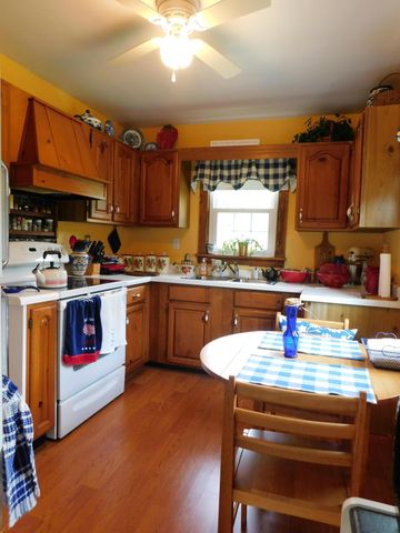 15718 HWY 522, Cumberland, KY 40823