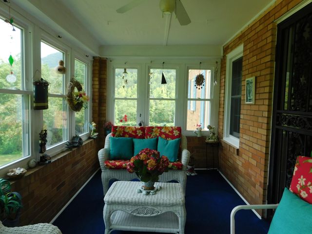 15718 HWY 522, Cumberland, KY 40823