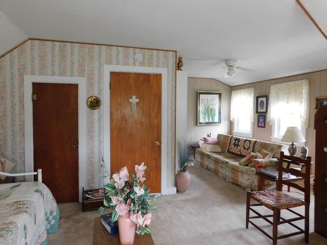 15718 HWY 522, Cumberland, KY 40823