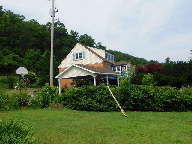 15718 HWY 522, Cumberland, KY 40823