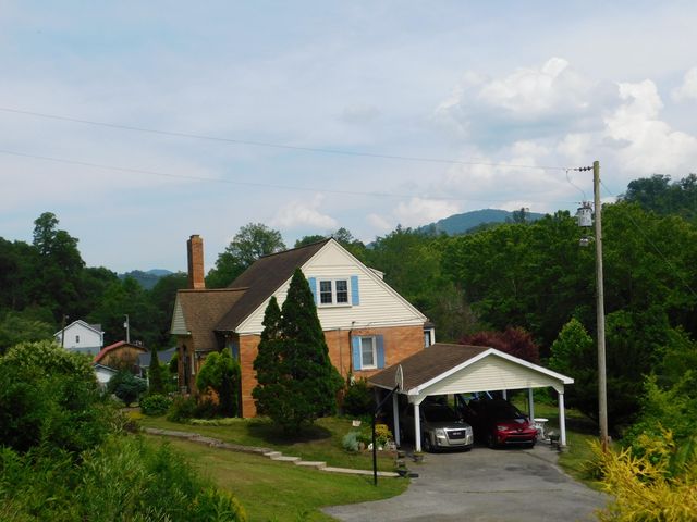 15718 HWY 522, Cumberland, KY 40823