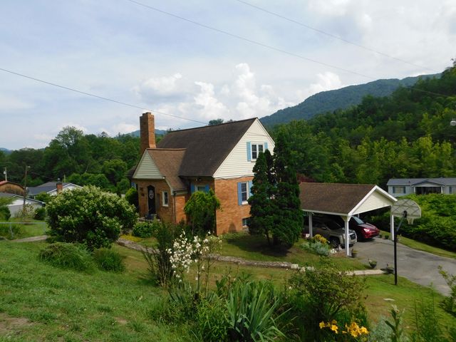 15718 HWY 522, Cumberland, KY 40823