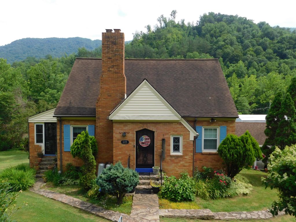 15718 HWY 522, Cumberland, KY 40823