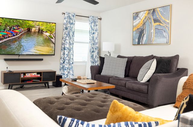 10719 Giacconi Dr, Converse, TX 78109