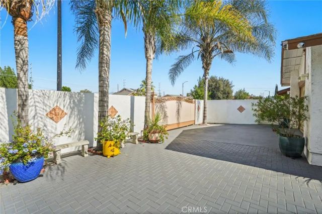 8333 Topeka Drive, Northridge, CA 91324