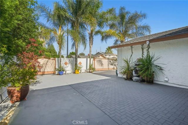 8333 Topeka Drive, Northridge, CA 91324