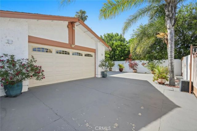 8333 Topeka Drive, Northridge, CA 91324