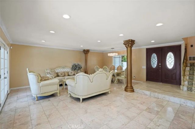 8333 Topeka Drive, Northridge, CA 91324