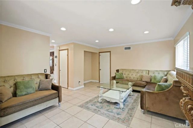 8333 Topeka Drive, Northridge, CA 91324