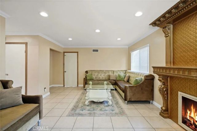 8333 Topeka Drive, Northridge, CA 91324