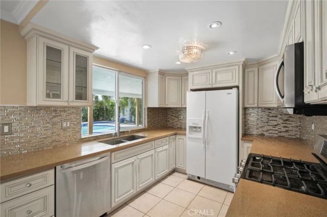 8333 Topeka Drive, Northridge, CA 91324