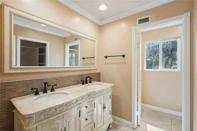 8333 Topeka Drive, Northridge, CA 91324