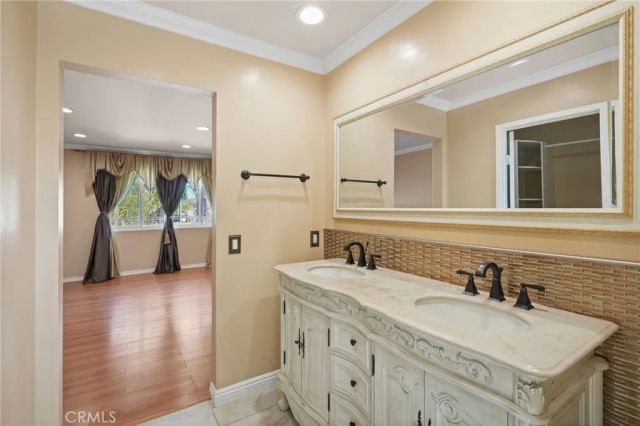 8333 Topeka Drive, Northridge, CA 91324