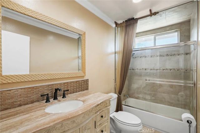 8333 Topeka Drive, Northridge, CA 91324